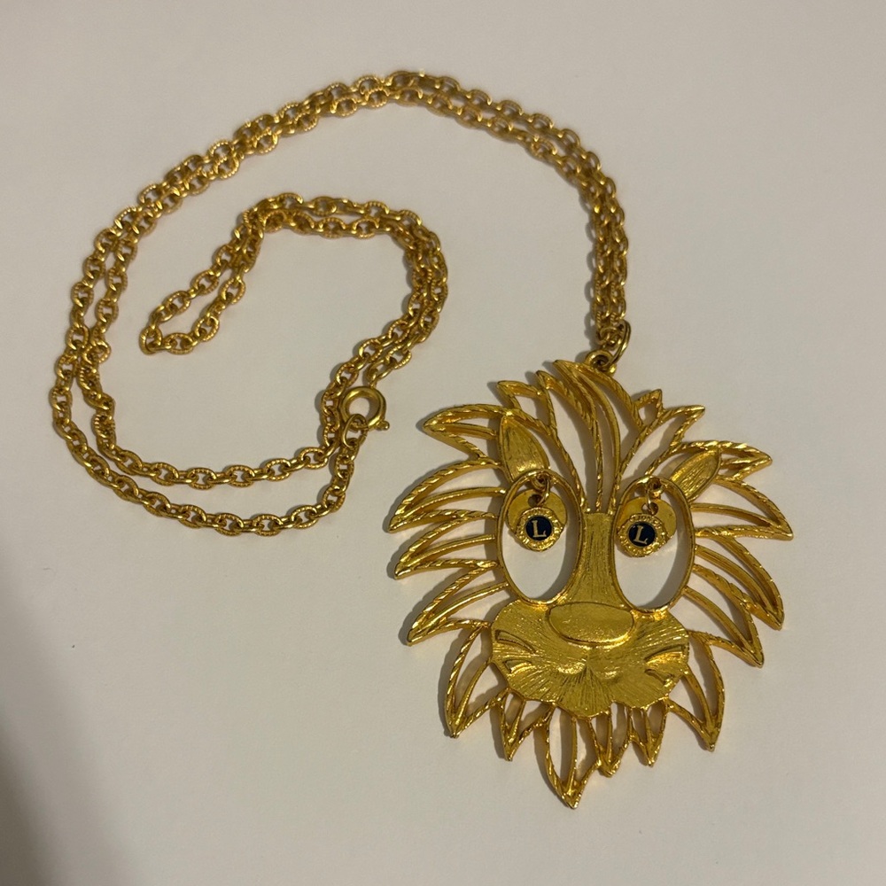 Vintage 70’s Lion Club Necklace